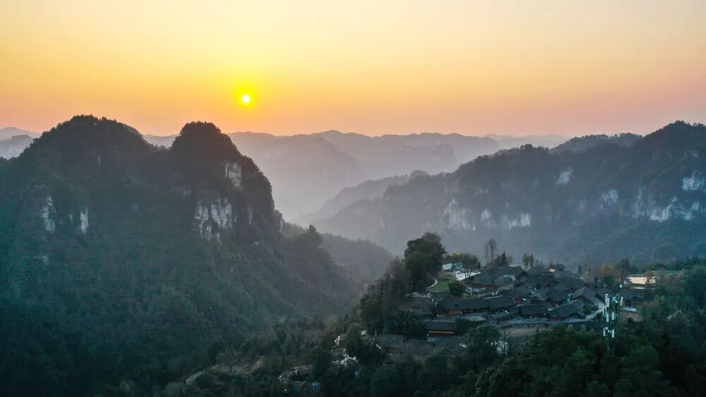 1772162741642016505.jpg 39a56e4a9e5f7d87299600bb7b34debf.jpg